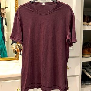 Mens L Lululemon tee